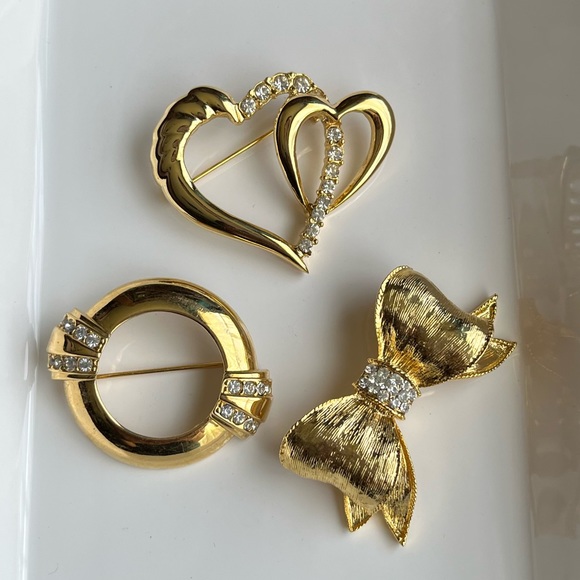Vintage Avon Brooch Set - Picture 4 of 9